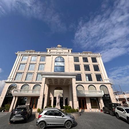 Hotel Jsr Continental Dehradun Exteriör bild