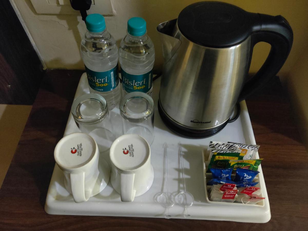 Hotel Jsr Continental Dehradun Exteriör bild