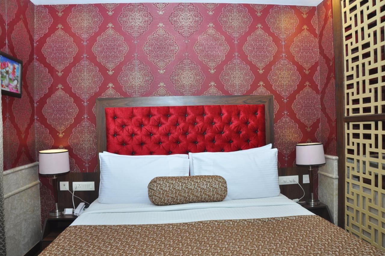 Hotel Jsr Continental Dehradun Exteriör bild