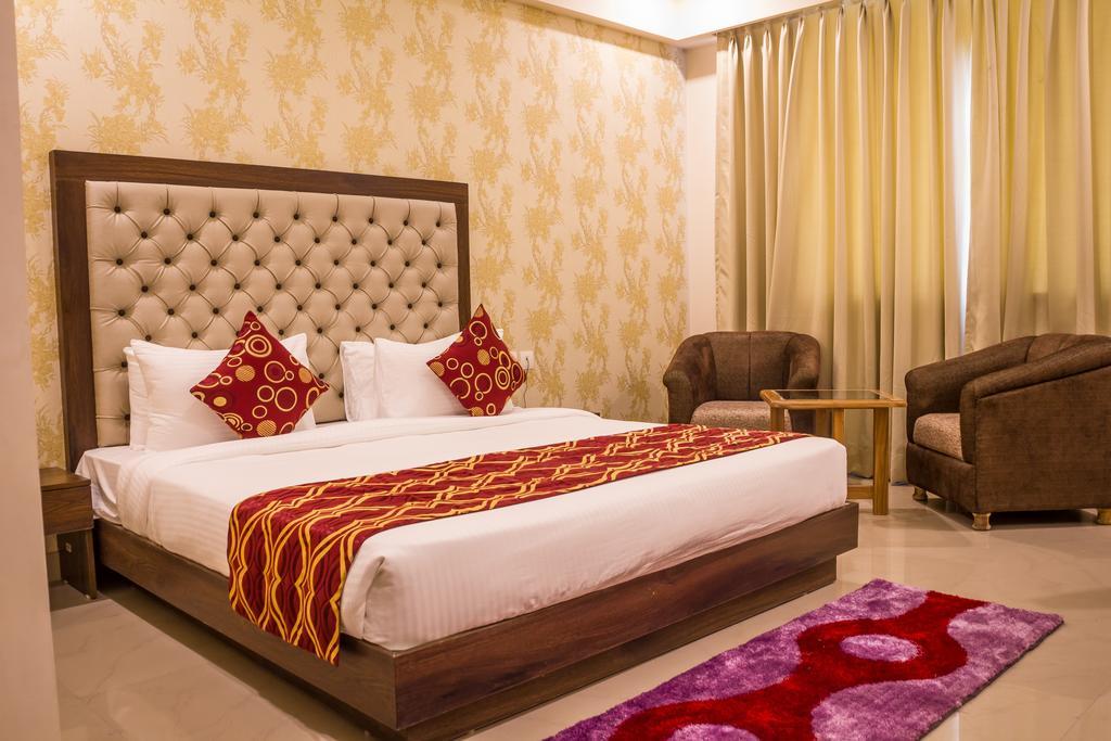 Hotel Jsr Continental Dehradun Rum bild