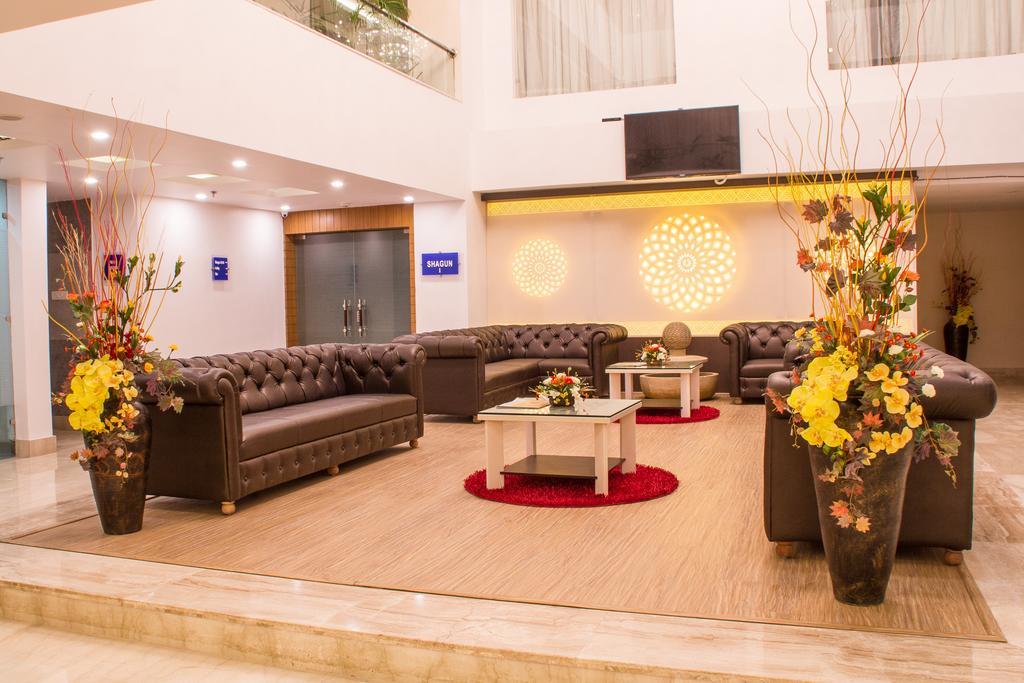 Hotel Jsr Continental Dehradun Exteriör bild