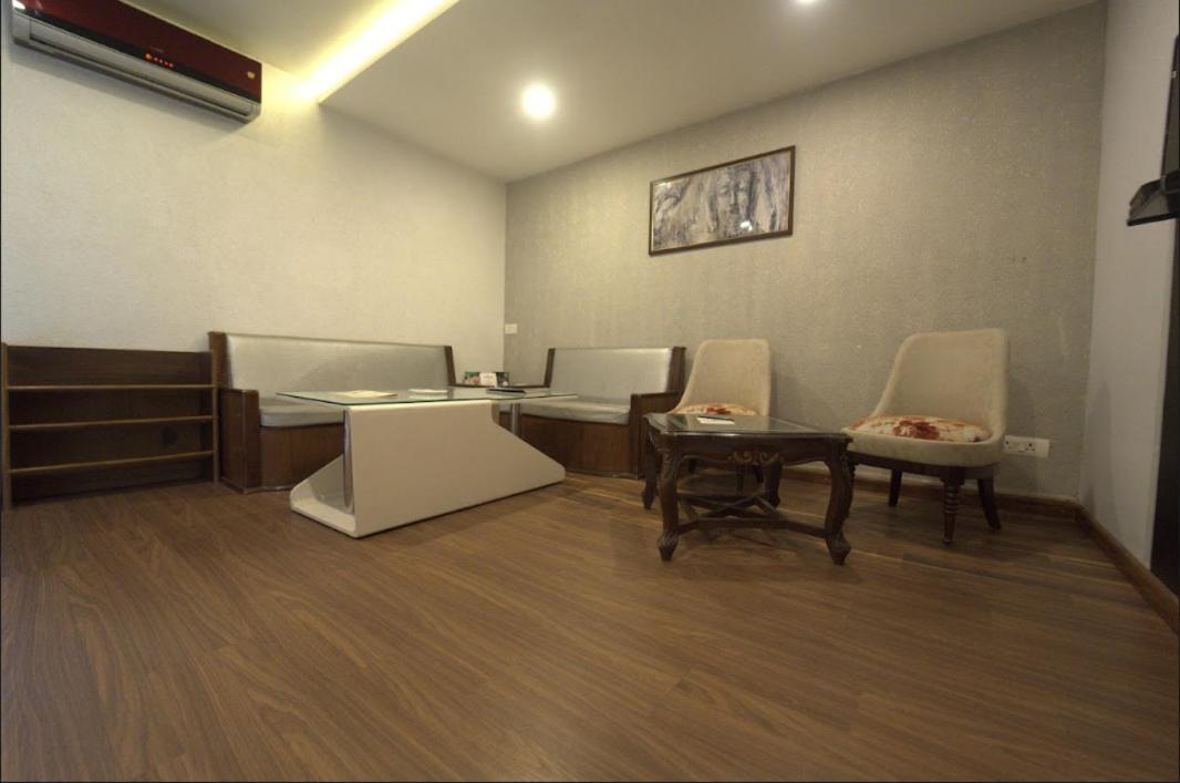 Hotel Jsr Continental Dehradun Exteriör bild