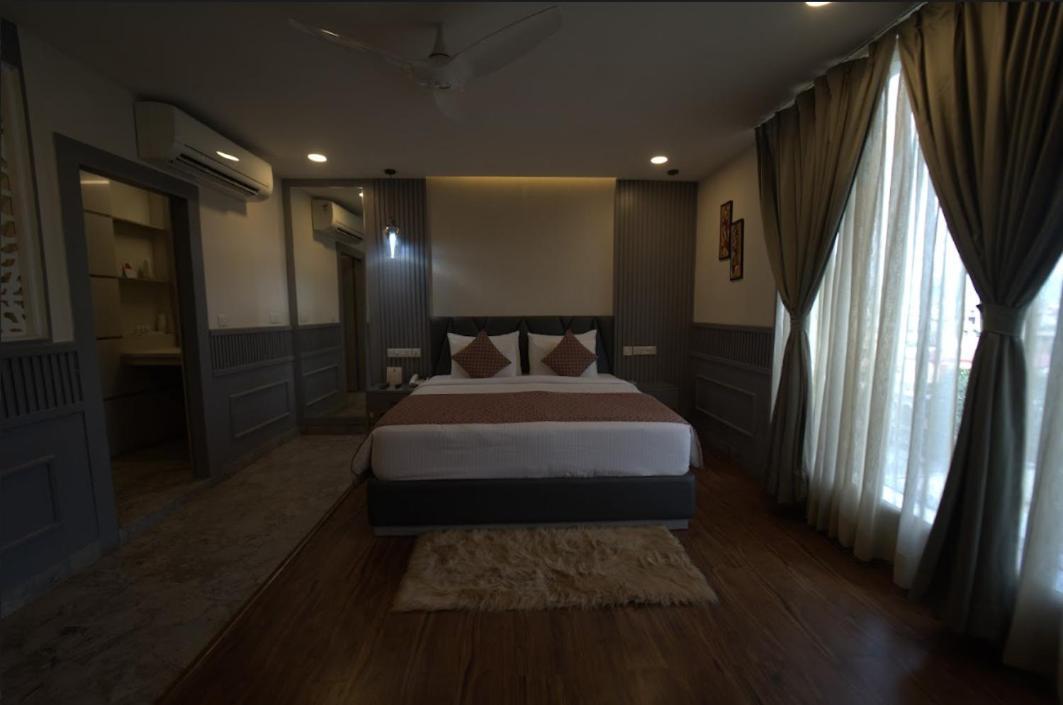 Hotel Jsr Continental Dehradun Exteriör bild