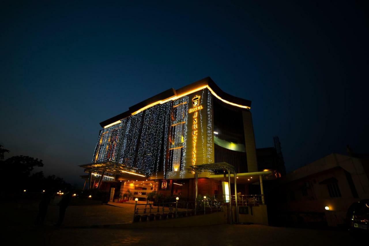 Hotel Jsr Continental Dehradun Exteriör bild