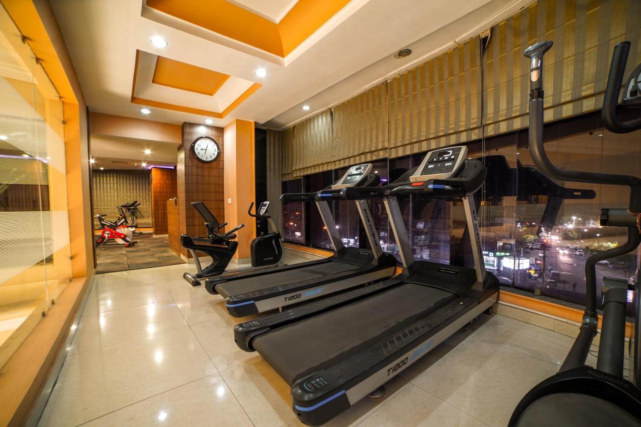 Hotel Jsr Continental Dehradun Exteriör bild
